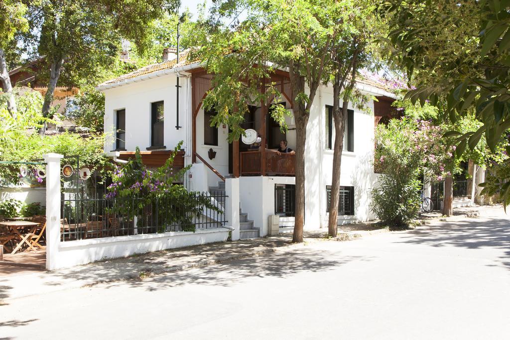 Orhan Kutbayin Evi Adalar Exterior photo