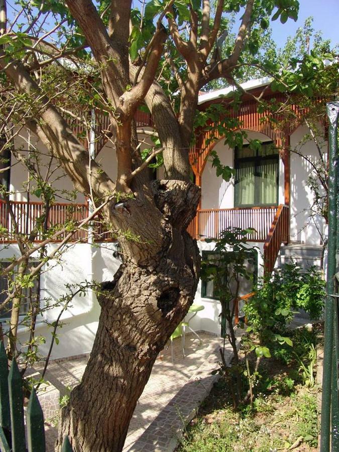 Orhan Kutbayin Evi Adalar Exterior photo